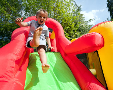 Kids Kissimmee: Inflatables and Attractions - Fun 4 Kissimmee Kids